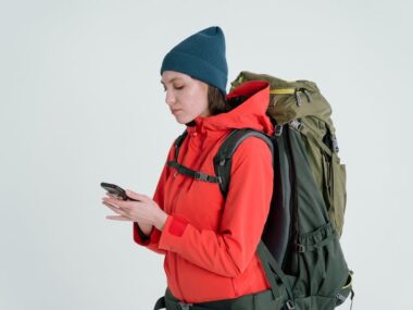 Elektronika w trekkingu – użyteczne gadżety i aplikacje
